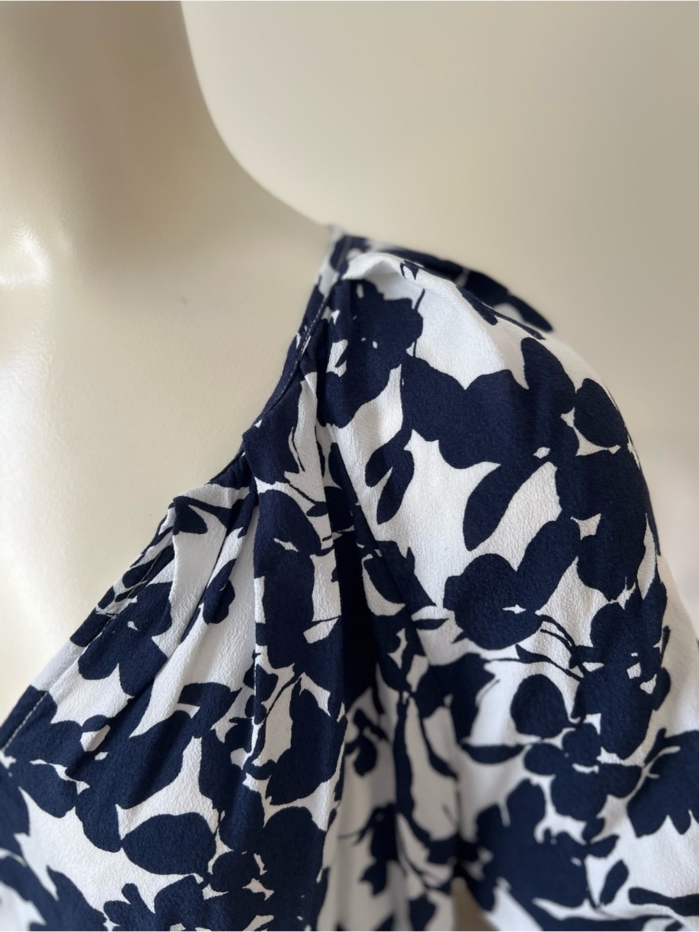 LOFT Navy and White Floral Peasant Blouse Lightweight - Picture 3 of 8